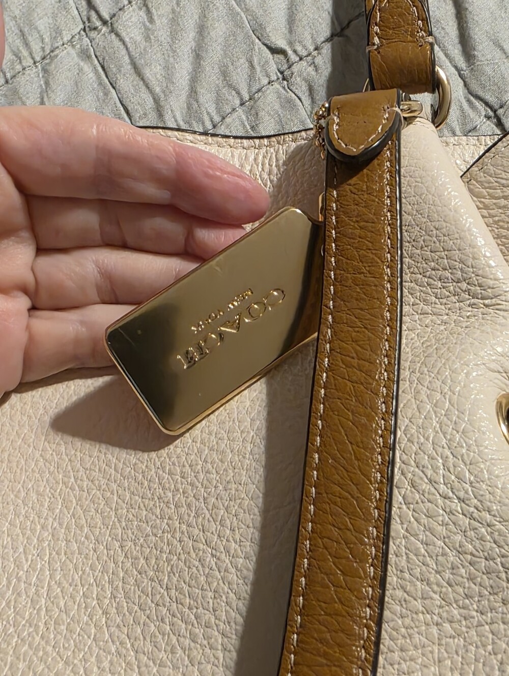Coach Cream Andy Crossbody With Horse And Carriage/ EUC - Picture 2 of 8